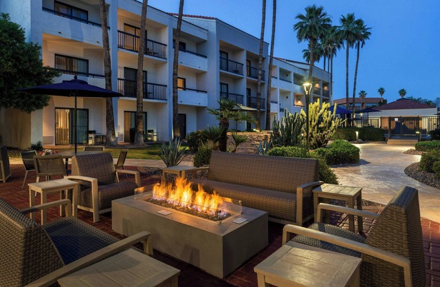 Courtyard Phoenix North by Marriott
