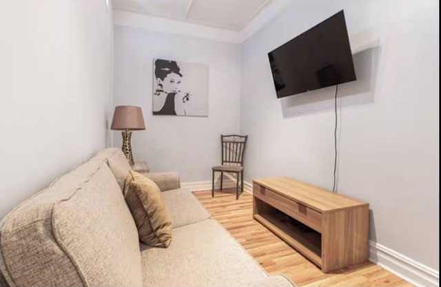 Coziest 2BR in Hell's Kitchen!