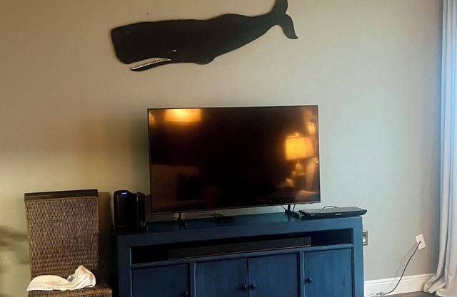 Cozy 1-bedroom condo in delightful Daytona Beach with AC, fitness room