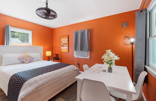 Cozy 1 Bedroom Cottage