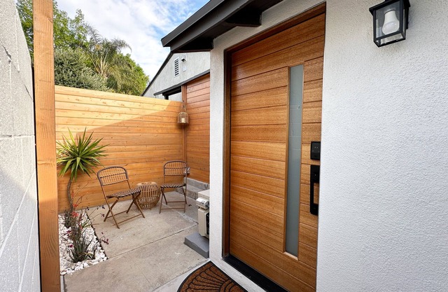 Cozy 1-bedroom house with AC and WiFi in a charming neighborhood of Los Angeles