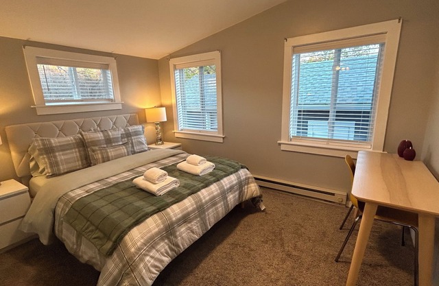 Cozy 1-bedroom house in delightful Weymouth with AC, WiFi