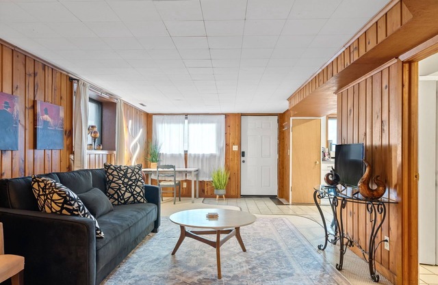 Cozy 1-bedroom house in tranquil Saint Paul with AC, WiFi