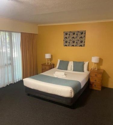 Cozy 1 Bedroom Ideal 4 Business