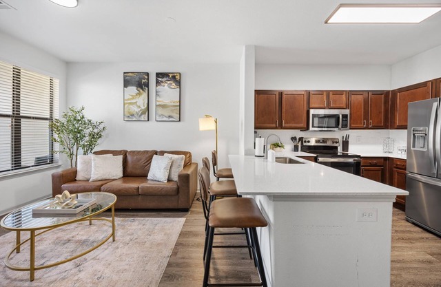 Cozy 1-BR Haven w/King Bed, Sofa Bed, Pool, Gym in Prime Frisco