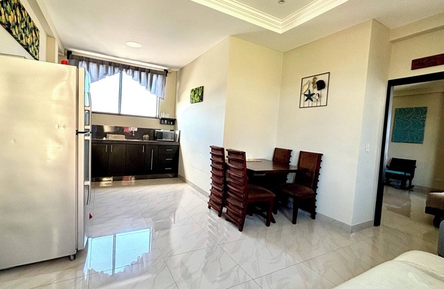 Cozy 1 bedroom apartment, 5min walk to the sea!