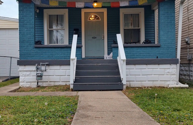 Cozy 1920s corporate rental at the Toasty Cairn bungalow
