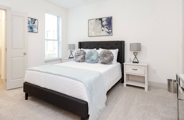 Cozy 1BD/1BA Apart Ideal for Traveling Professionals & Medical Families | Free 🚙