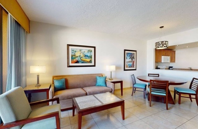 Cozy 1BR Condo at Park Royal Club Cala with Outdoor Pool