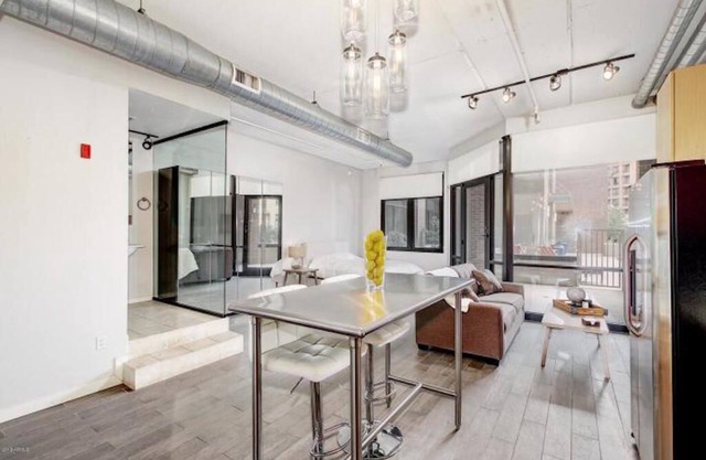 Cozy 1st floor loft right in the heart of Old Town Scottsdale! BEST LOCATION!
