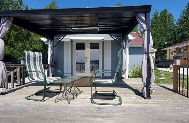 Cozy 2 bed rooms with bunkie cottage. 20 mins way from tobermory.