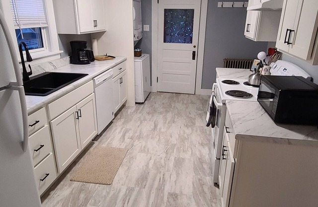 Cozy 2-bedroom apartment in lovely Rumford