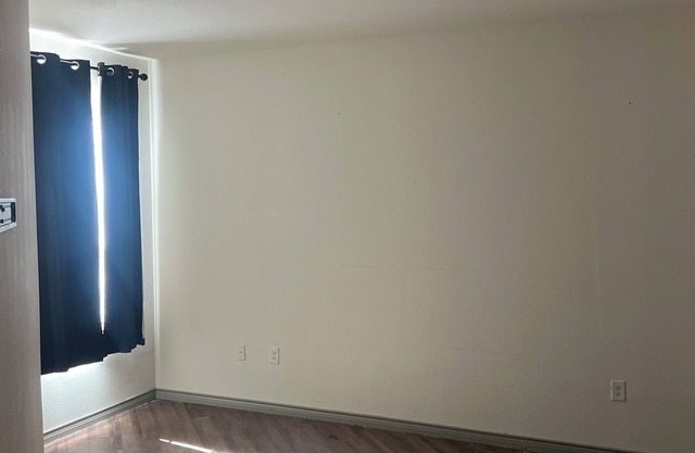 Cozy 2-bedroom apartment in fabulous Dallas with AC, WiFi, fitness room,