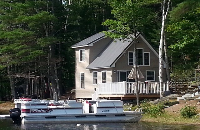 Cozy 2-bedroom cabin in tranquil Clifton with WiFi Sleeps 5+ Kayaks for use