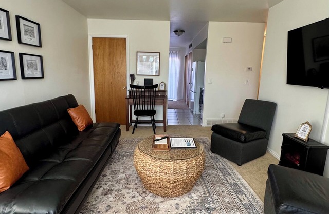 Cozy 2-Bedroom Condo Near World-Class Skiing