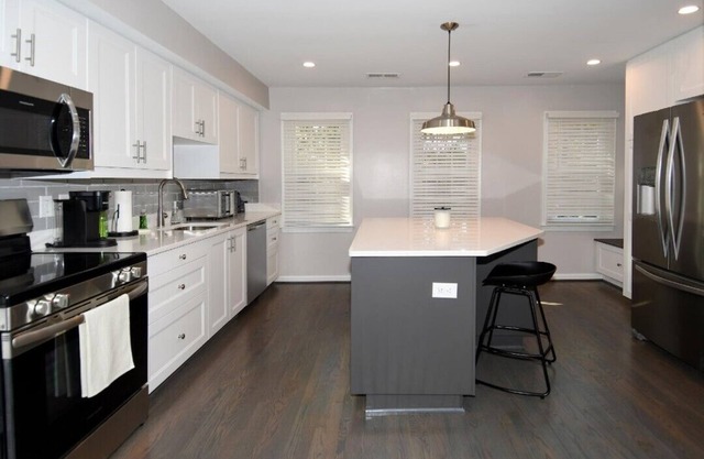 Cozy 2-Bedroom Condo in Georgetown, Washington DC