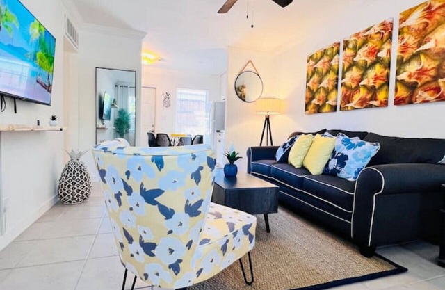 Cozy 2 BR Condo - 7 Min from Fort Lauderdale Beach