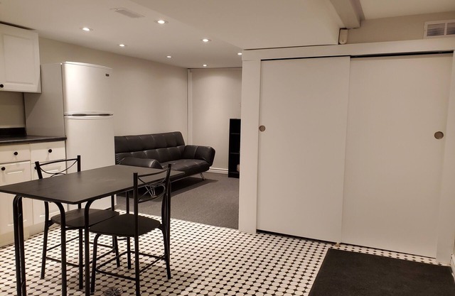 Cozy 2 BR In the Heart of Little Italy