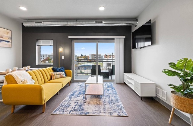 Cozy 2B1B w/Coffee, Wi-Fi & Free Parking