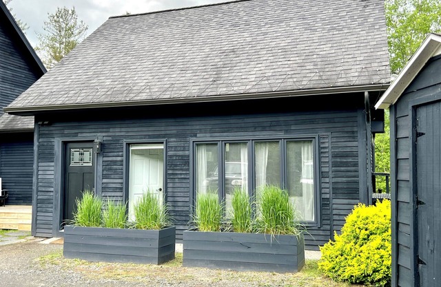Cozy 2bdrm w/Pond View - Best Location!