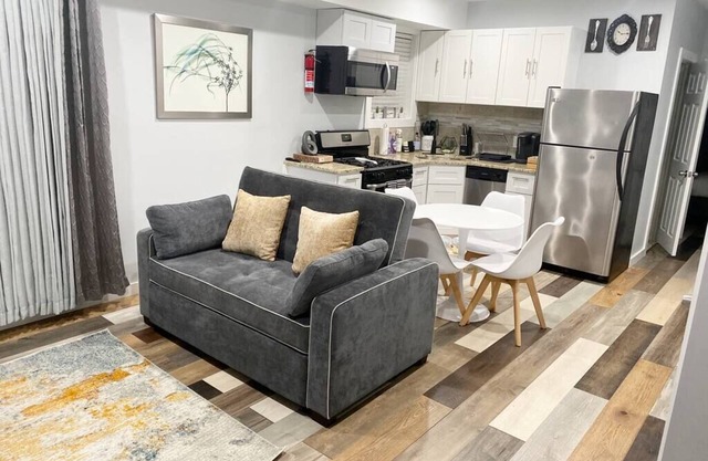 Cozy 2BR/Comfy King Bed |The Loft@Cedar Park