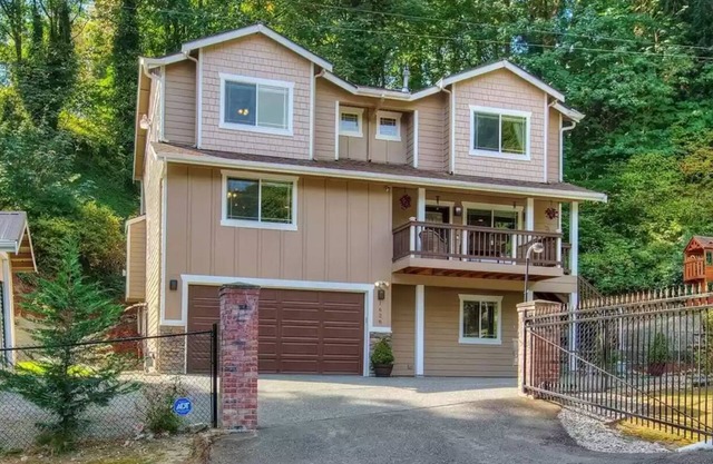 Cozy 2BR Forest Home w/King Bed
