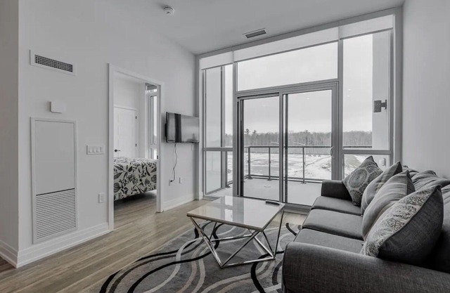 Cozy 2BR Highpoint located at the Friday Harbour