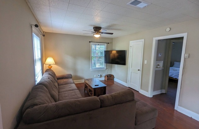 Cozy 2BR Retreat in Midtown Jackson