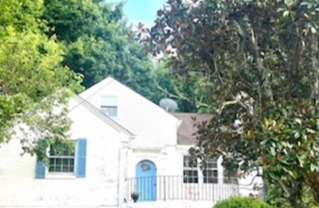 Cozy 3-bedroom Home with WiFi, AC in adorable Anniston