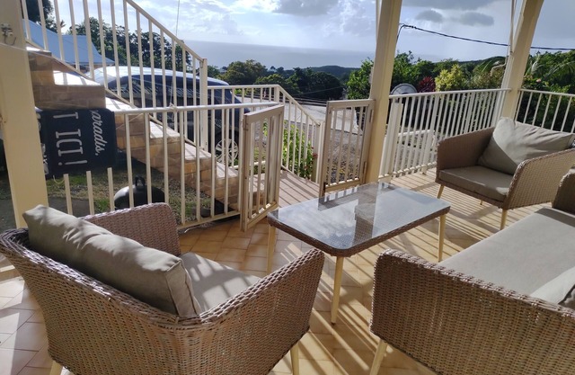 Cozy 3-bedroom house in pleasant Pointe-Noire with WiFi, AC