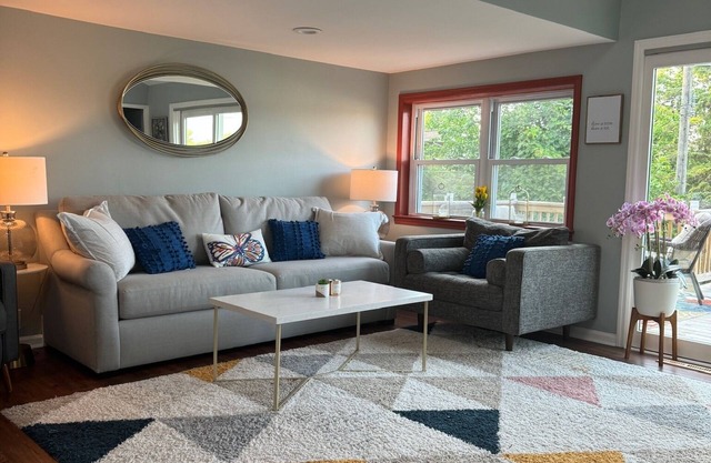 Cozy 3-bedroom house on Lake Chemung near Mt. Brighton