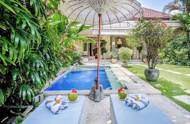 Cozy 3 Bedroom Villa in Seminyak