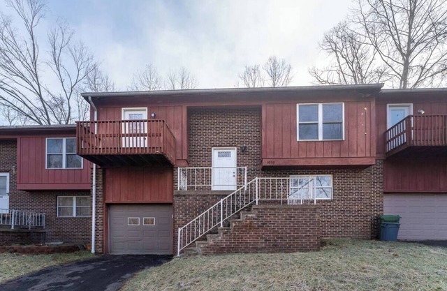 Cozy 3BR townhouse near WVU, Hospitals, Interstate