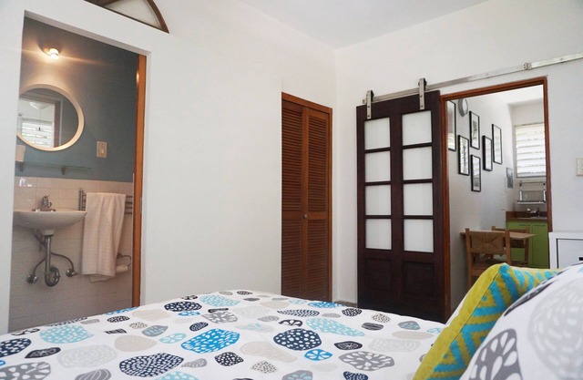 Cozy and compact Studio near Ocean Park Beach, Loiza Street and Condado