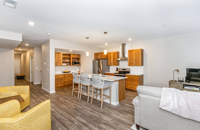 Cozy and Modern Condo in Fargo #104