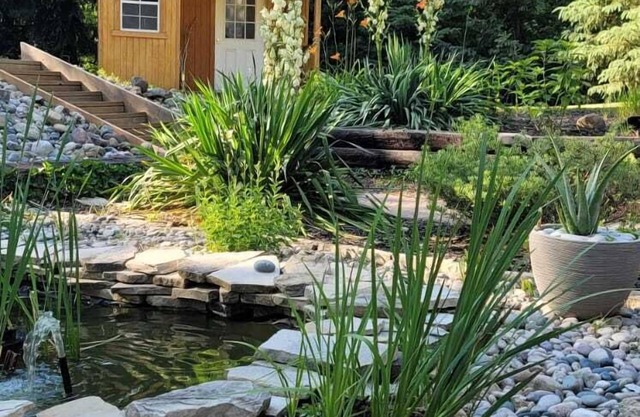 Cozy and Modern Cottage with hot tub and outdoor sauna