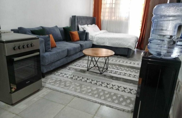 Cozy and modern studio in Kasarani, Seasons,near Thika Road and TRM mall,Nairobi