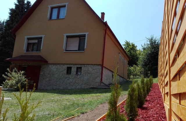 Cozy and well-kept apartment in a quiet location for 6 people