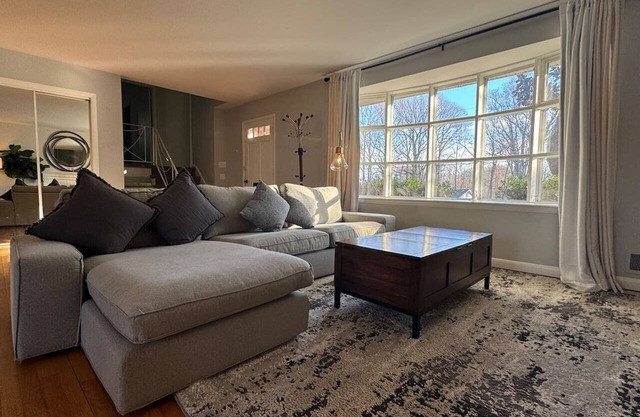 Cozy Annandale Escape Near DC!