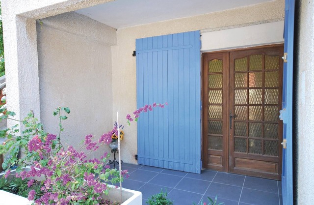 Cozy apartment in Six Fours les Plages