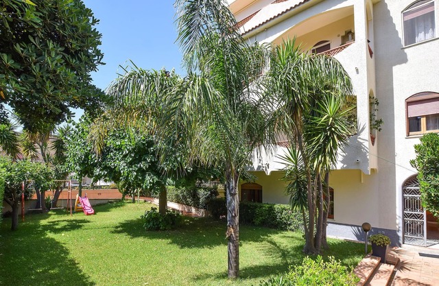 Cozy apartment in central location for your fantastic vacation by the sea.