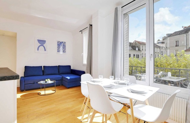 Cozy Apartment 2Bdr/5P - in the Heart of Suresnes