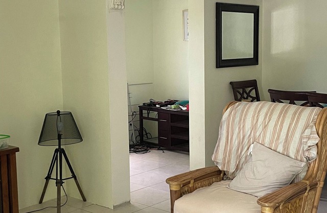 Cozy apartment in lovely Olveston with AC, WiFi. Close to Salem and Old town.