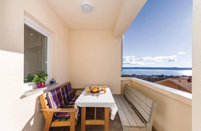 Cozy apartment in Maslenica with WiFi