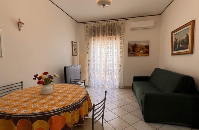 Cozy apartment in the center of Guardia Piemontese Marina and very close to the sea