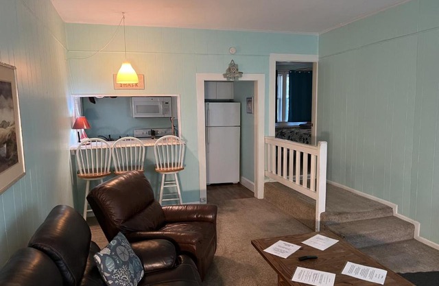 Cozy Bay View OceanSide cottage