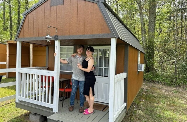 Cozy Cabin 1 at Bird's Nest Bunkies and Barn in Ellenboro with WiFi, AC, & Heat