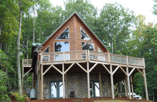 Cozy cabin near Wine Country & Parks. Great Hiking & Amazing Views!