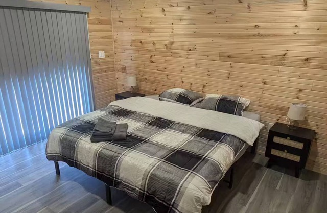 Cozy Cabin overlooking rolling fields, goats, chickens, ducks, and more,