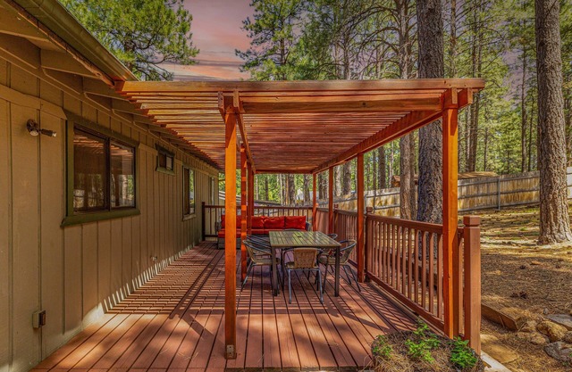 Cozy Cabin Retreat in the Pines – Minutes from Downtown Flagstaff